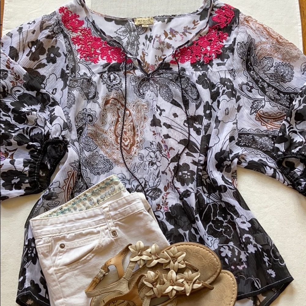 ONE WORLD Boho Peasant Semi Sheer Top Blouse MEDIUM Black White Pink Floral